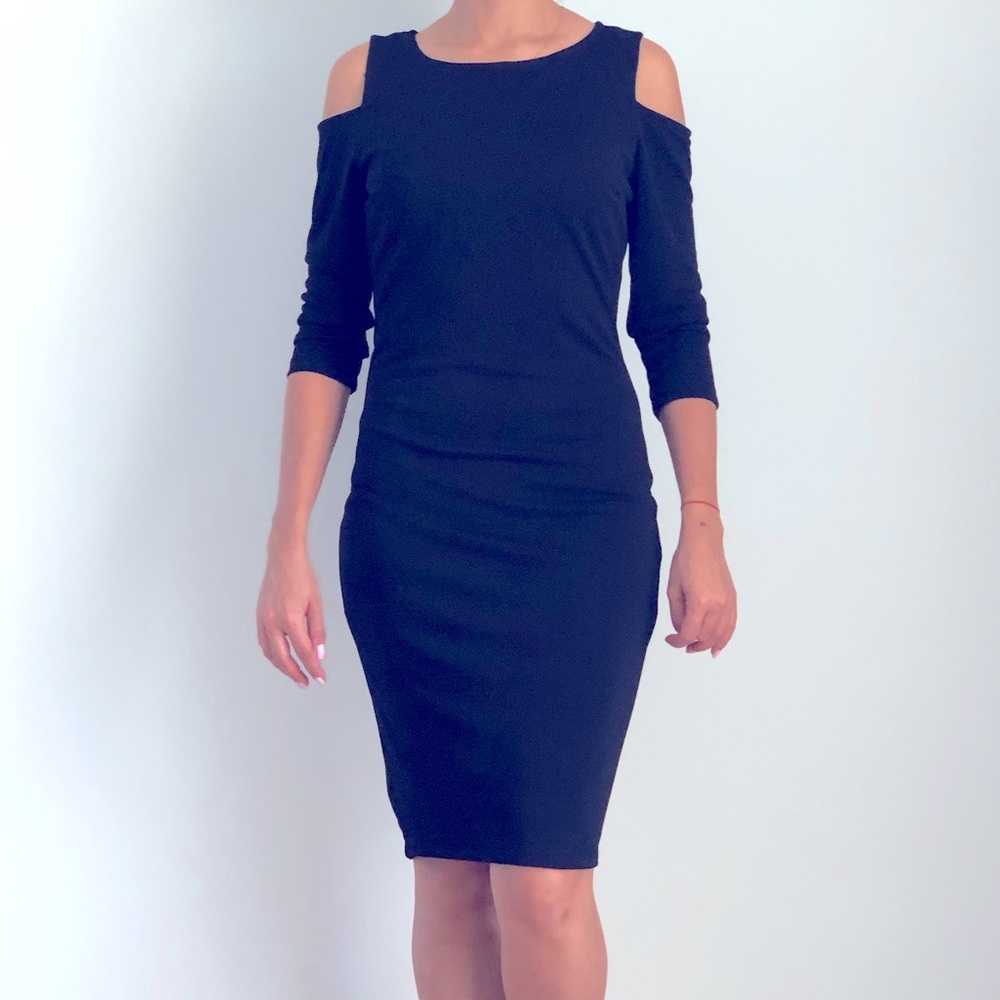 Forever 21 black cold shoulders dress Size S